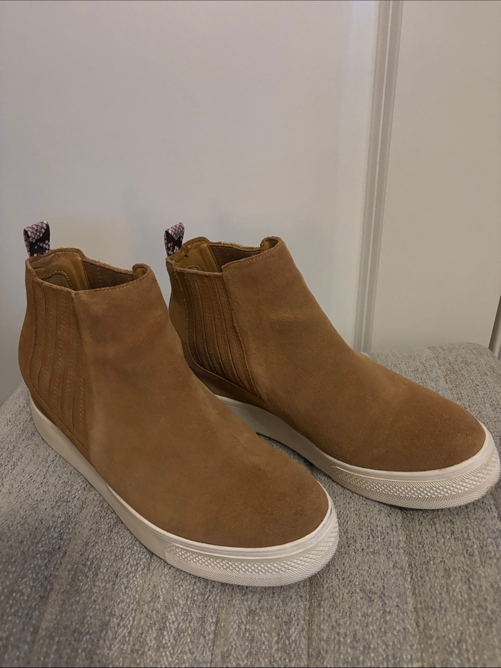 Dolce Vita Women's Tan Suede Wedge Ankle Booties 8.5